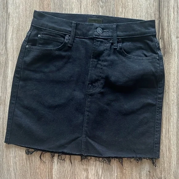 NWT Mother Denim High Waisted Smokin' Double Micro Fray Skirt size 27 - Picture 3 of 9
